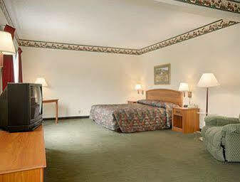 Eagle Ridge Inn Le Claire Exterior photo